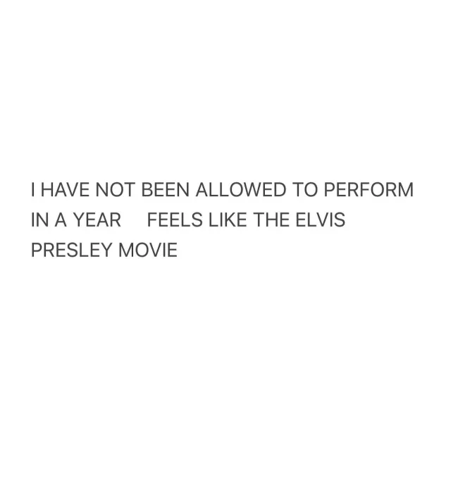 Kanye West compara su situación con la de Elvis Presley en una publicación de Instagram.