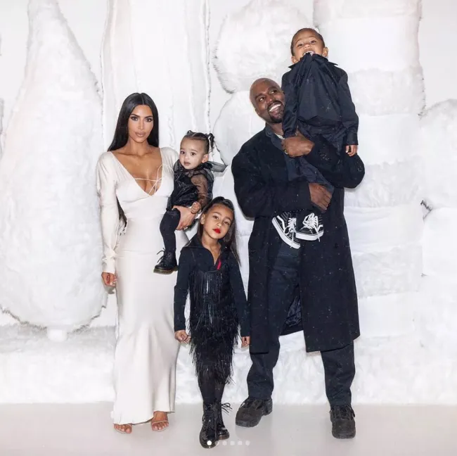 Kim Kardashian, Kanye West y sus hijos North West, Saint West, Chicago West, Psalm West.