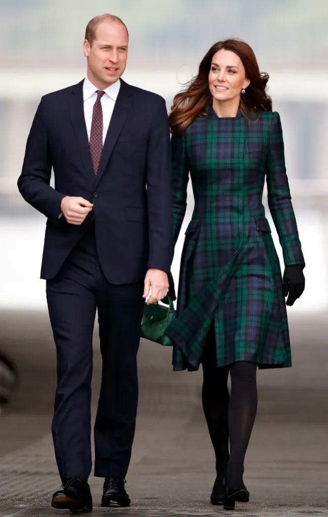 Kate Middleton y el príncipe William caminando
