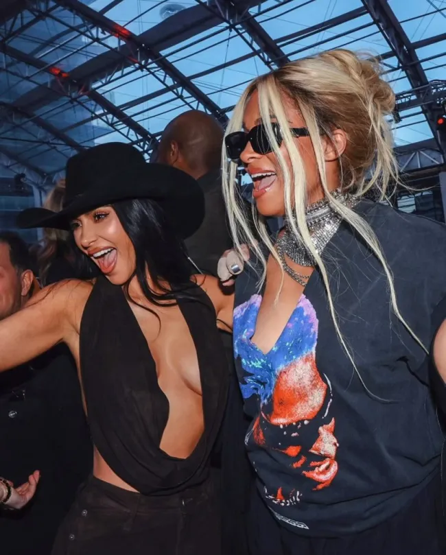 Kim Kardashian y Ciara