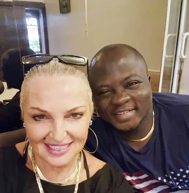 Una selfie de Michael Ilesanmi y Angela Deem.