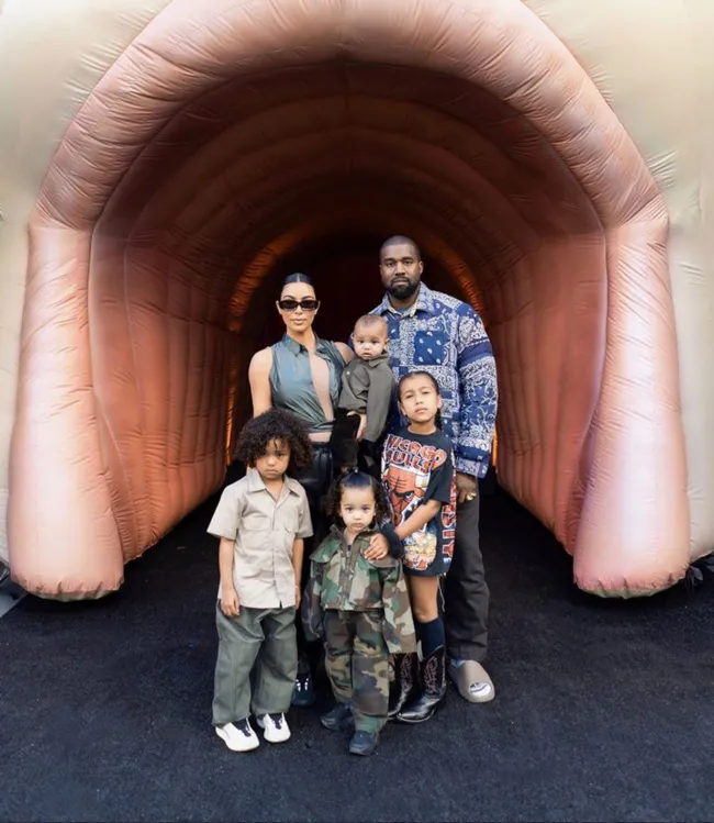 Kanye West.  Kim Kardashian y sus hijos.