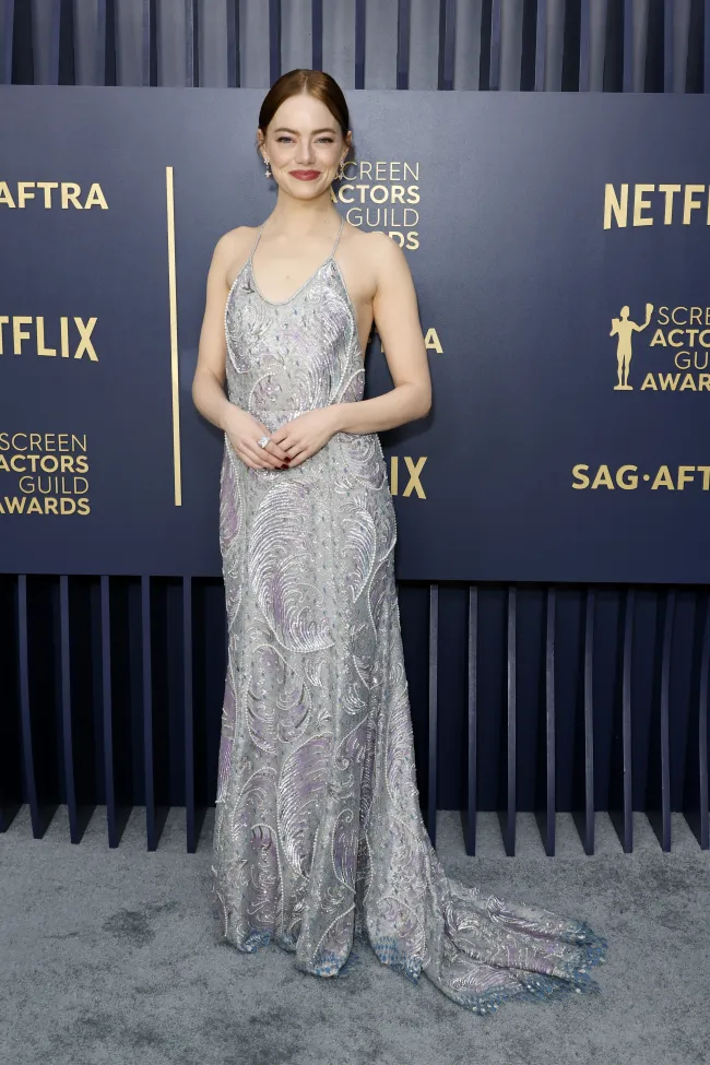 Emma Stone asiste a la 30ª edición anual de los Screen Actors Guild Awards