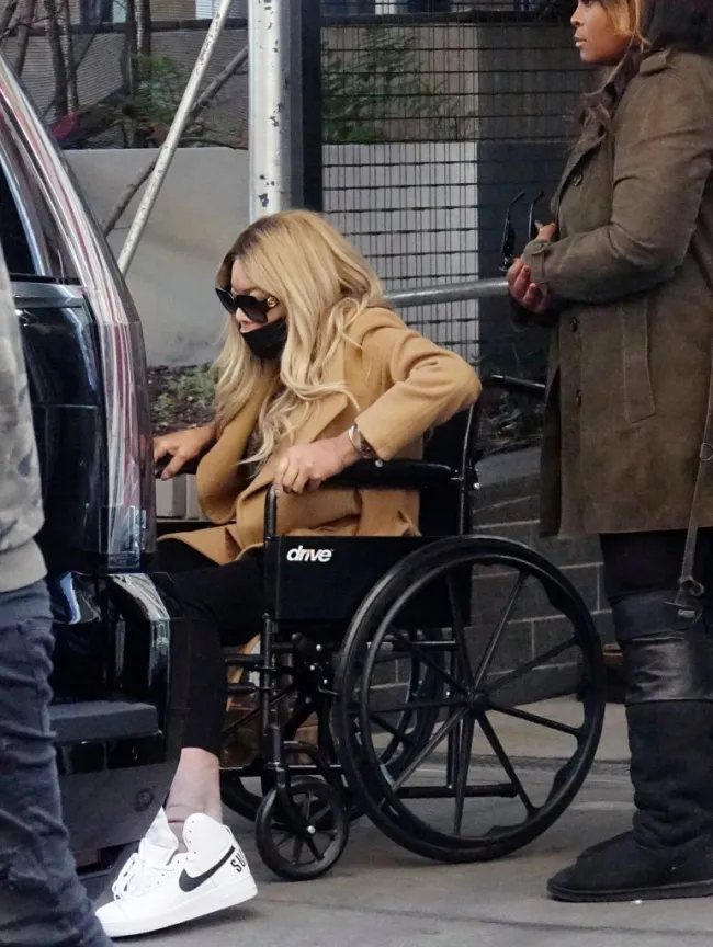 Wendy Williams en silla de ruedas
