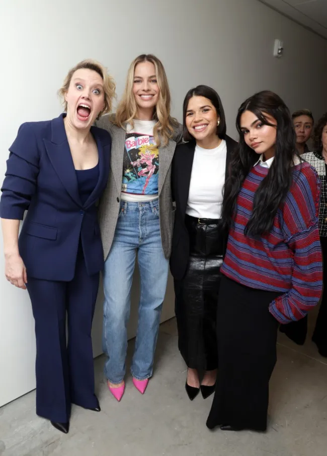 Kate McKinnon, Margot Robbie, América Ferrera y Ariana Greenblatt