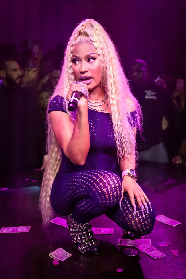 Nicki Minaj se presenta en el escenario durante la víspera de Año Nuevo en E11EVEN Miami.