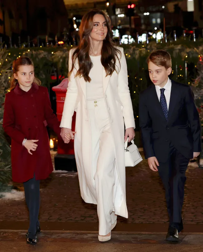 Kate Middleton con el príncipe George y la princesa Charlotte
