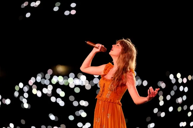 Taylor Swift en el escenario.