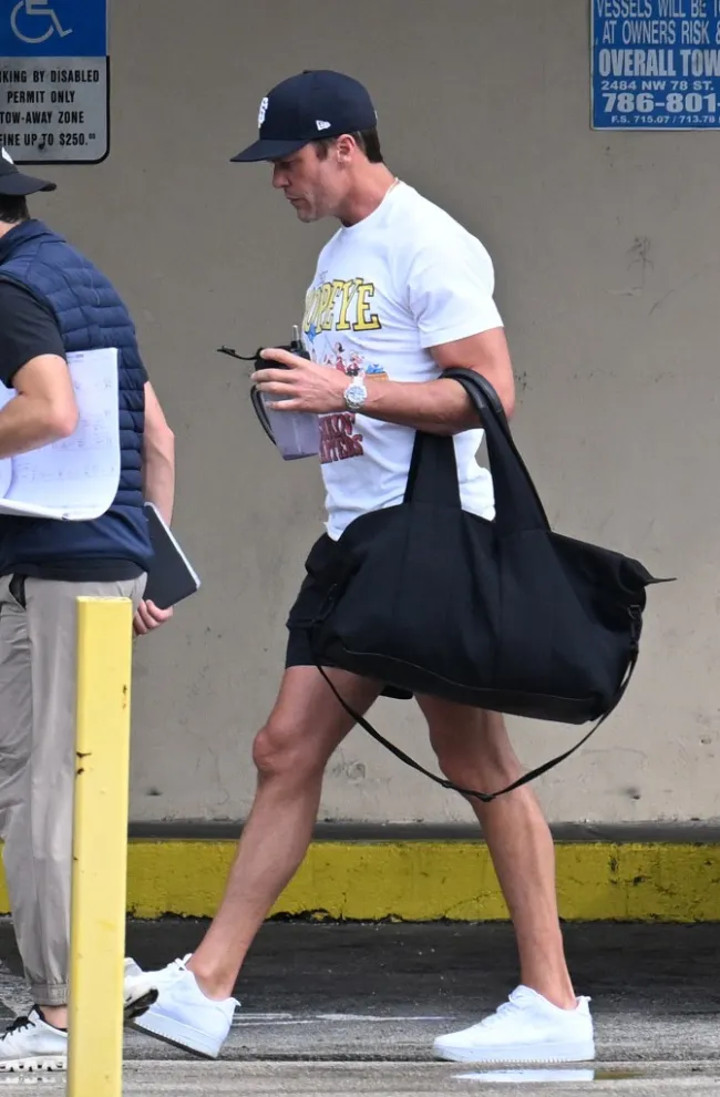 Tom Brady con una camiseta de Popeye.