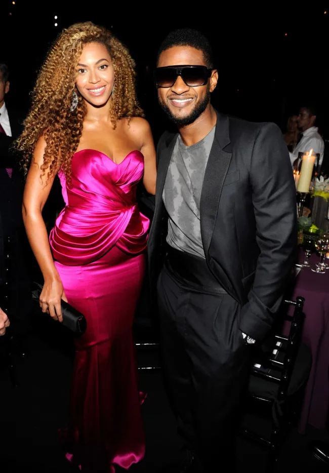 Usher y Beyoncé en el séptimo Black Ball anual de Keep A Child Alive en 2010.