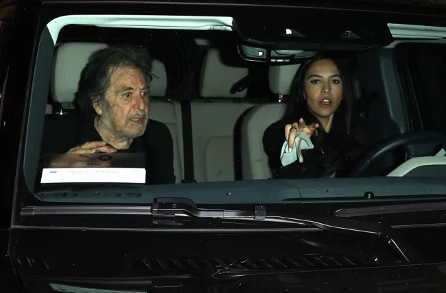 Al Pacino y Noor Afallah