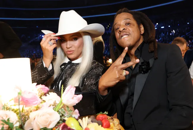 Beyoncé y Jay-Z en los Grammy 2024.