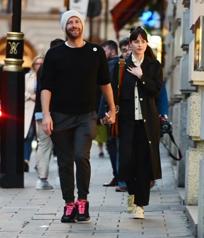 Chris Martin y Dakota Johnson en Londres