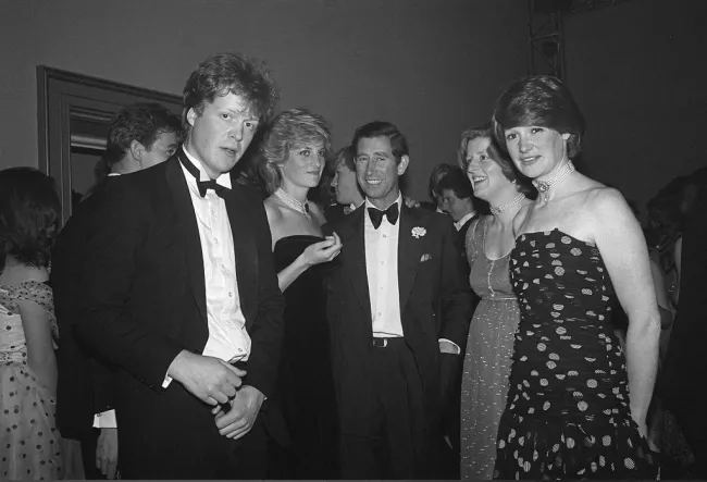 La princesa Diana y el príncipe Carlos con el conde Charles Spencer