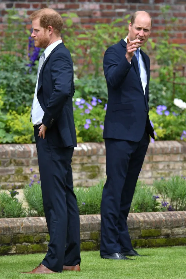 El Príncipe Harry y el Príncipe William en 2021.