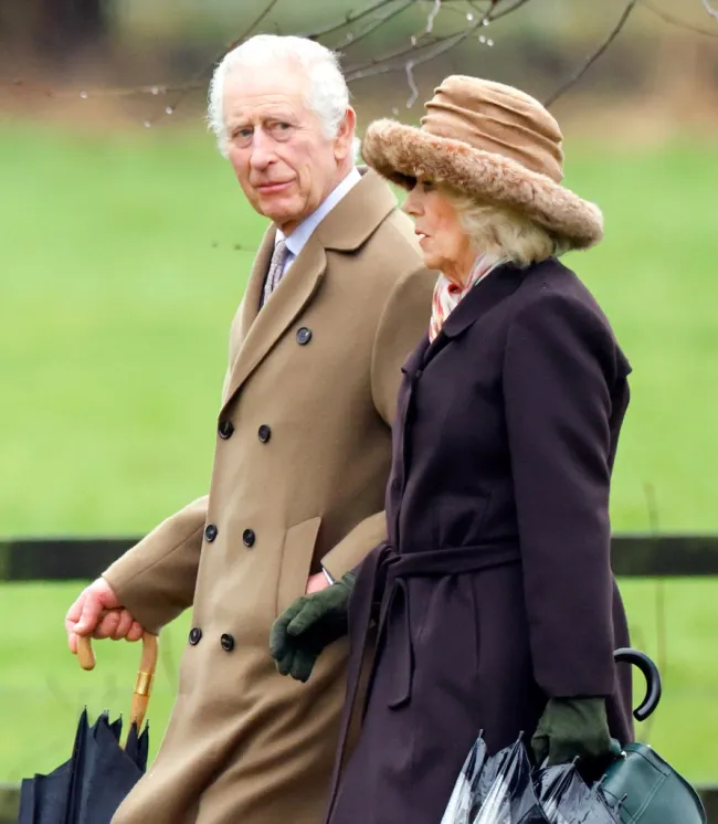 Meghan Markle, el príncipe Harry, el rey Carlos III, el príncipe William y Kate Middleton.