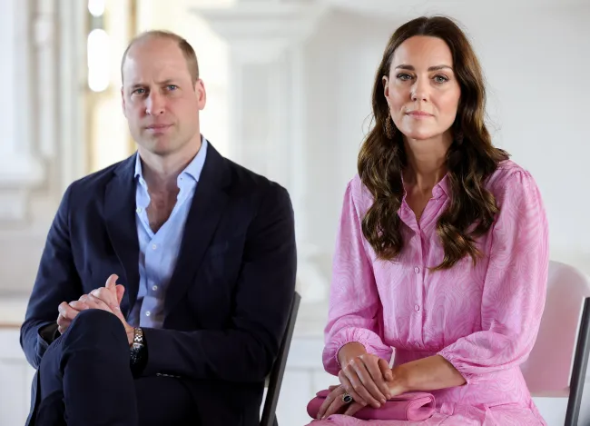 Kate Middleton y el príncipe William durante una visita a la Iglesia Evangélica Daystar en 2022.
