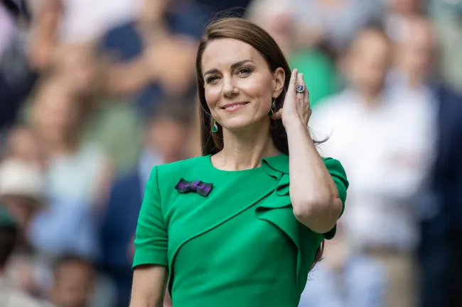 Kate Middleton con un vestido verde.