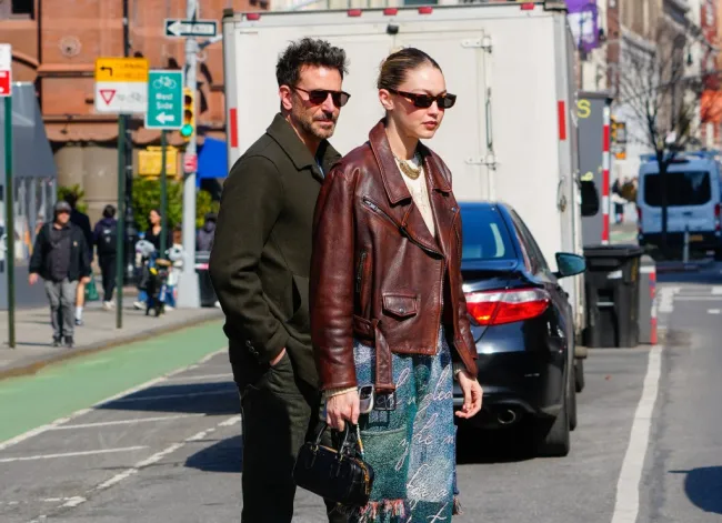 Bradley Cooper y Gigi Hadid en la ciudad de Nueva York.