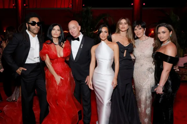 Lenny Kravitz, Lauren Sánchez, Jeff Bezos, Kim Kardashian, Sofía Vergara, Kris Jenner y Demi Lovato