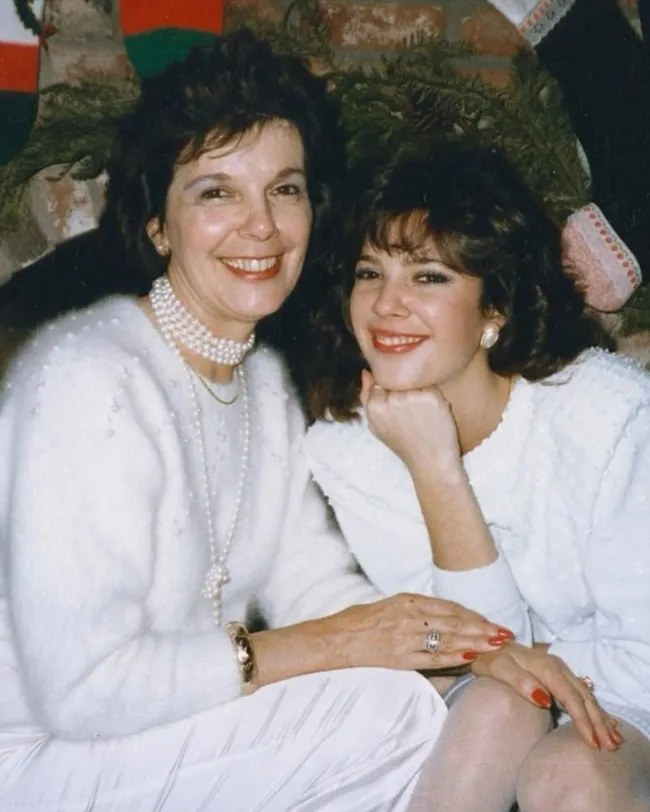 Karen Houghton con su madre, Mary Jo 