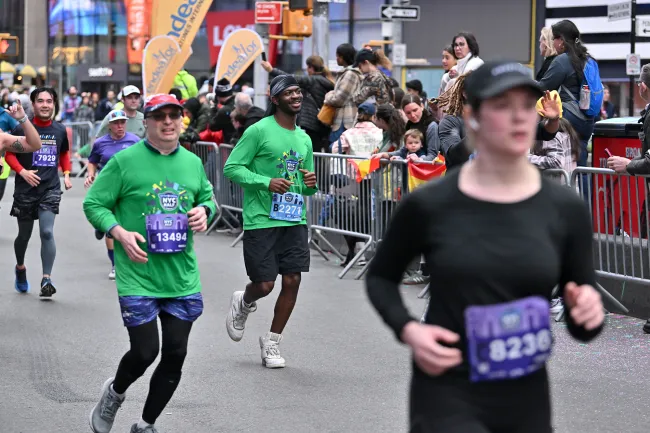 lil nas x corriendo en la media maratón de nueva york