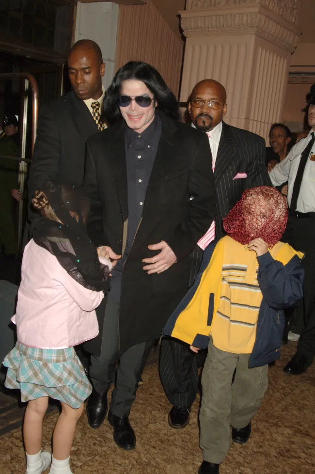 Michael Jackson con sus dos hijos mayores, Prince y Paris.