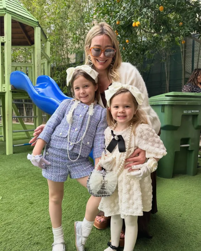 Hilary Duff y sus hijas.