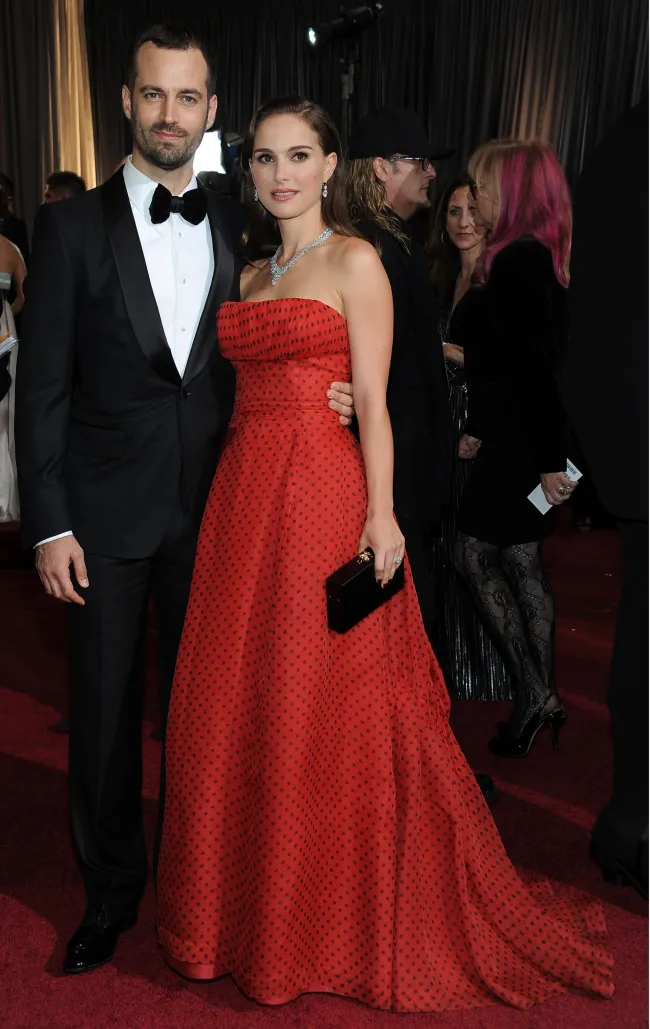 Natalie Portman y Benjamin Millepied en un evento glamoroso.