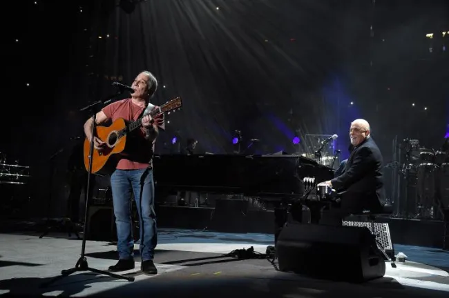 Paul Simon y Billy Joel actúan en el Madison Square Garden