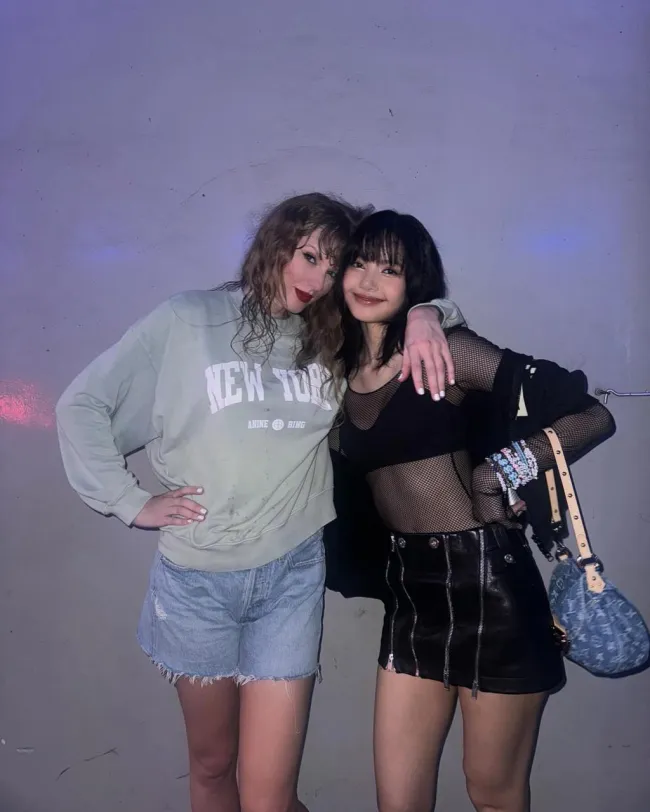 Taylor Swift y Lisa