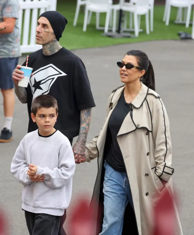 Kourtney Kardashian con su hijo Reign