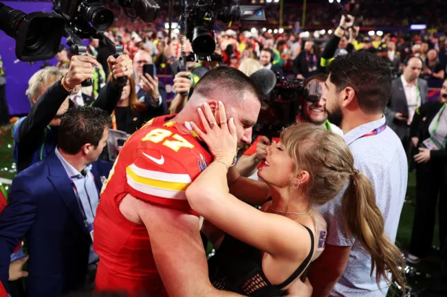 Travis Kelce y Taylor Swift en el Super Bowl 2024