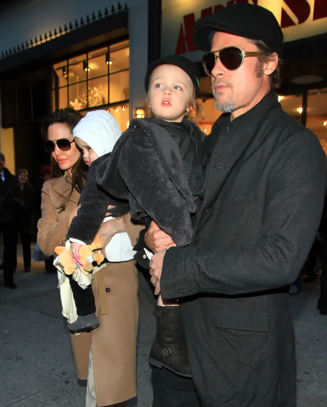 Angelina Jolie, Brad Pitt y los gemelos Knox y Vivienne