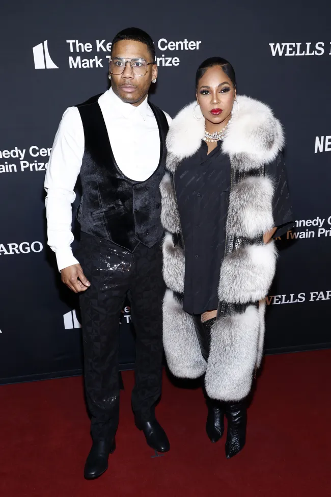 Nelly y Ashanti en el Premio Mark Twain de Humor Americano 2024.