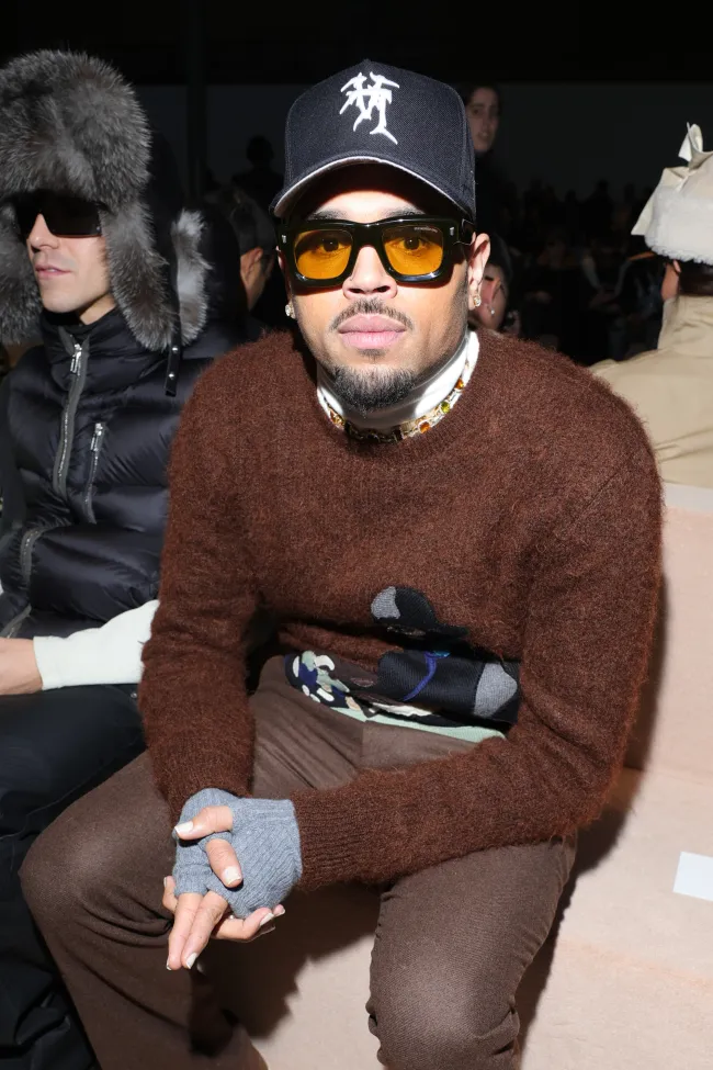 Chris Brown en el desfile de Amiri en 2024.
