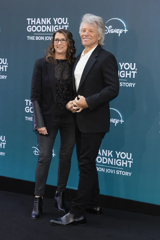 Dorothea Bongiovi y Jon Bon Jovi posando juntos