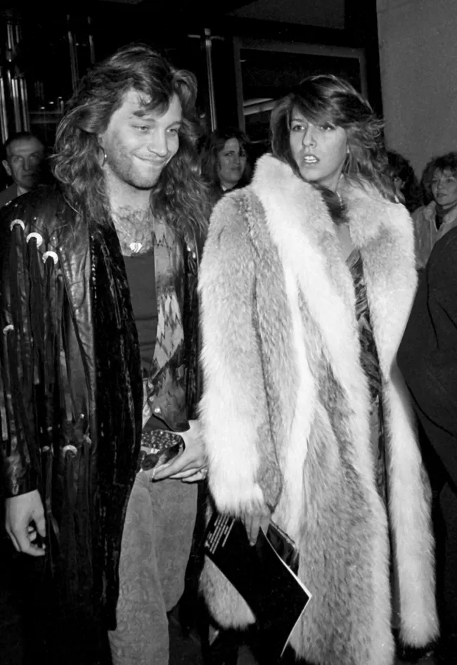 Jon Bon Jovi y Dorothea Hurley posando juntos