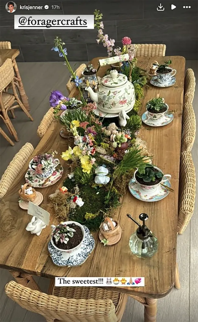 Historia de Instagram de Kris Jenner sobre tazas de té de Pascua