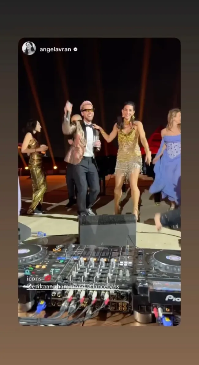 Lance Bass bailando en la boda de Ankur Jain y Erika Hammond.