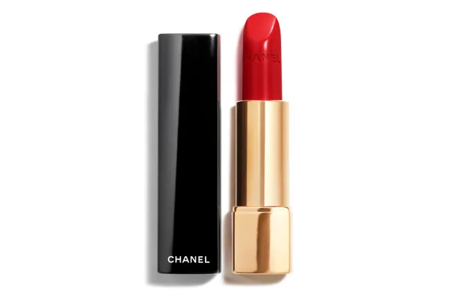 Color de labios intenso y luminoso Chanel Rouge Allure en 99 Pirate