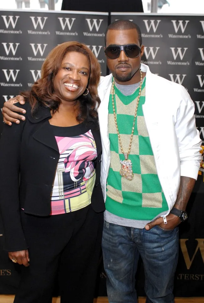 Kanye West y mamá Donda West.