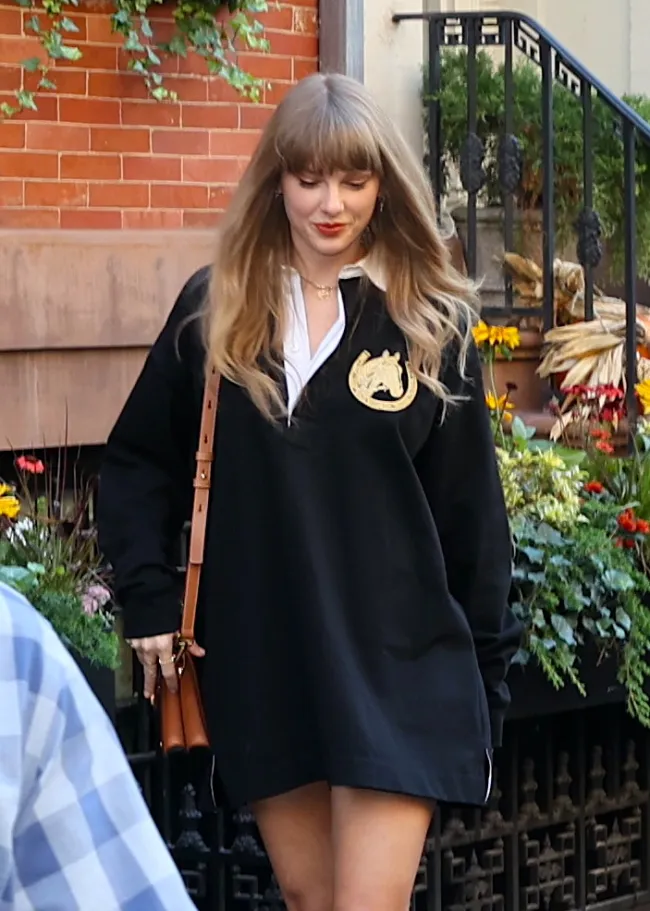 Taylor Swift caminando