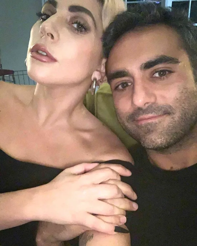 Selfie de Lady Gaga con Michael Polansky.