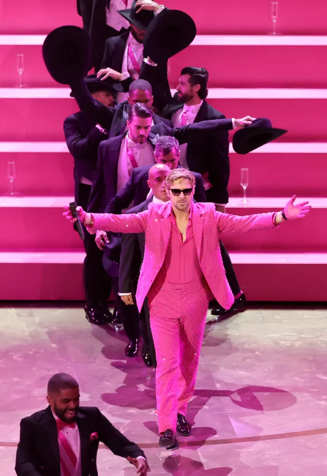 Ryan Gosling actuando en el escenario