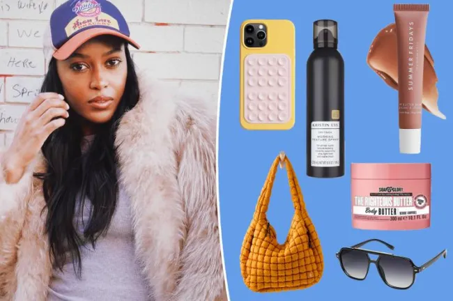 Ciara Miller con inserciones de productos de belleza, un bolso y un soporte para teléfono