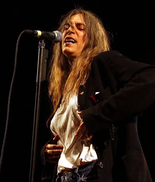 Patti Smith actuando en Suiza en 2002.
