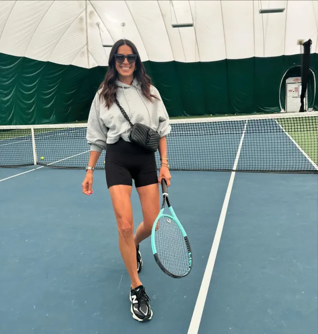 Rebecca Minkoff jugando tenis