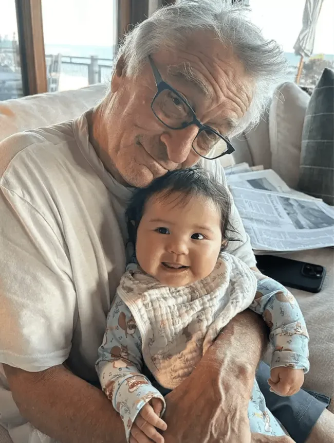Robert De Niro y su bebé Gia