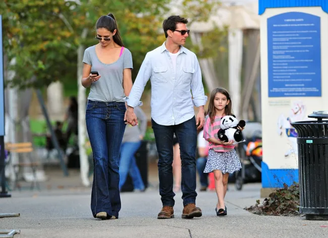 Suri Cruise, Tom Cruise y Katie Holmes en 2011.